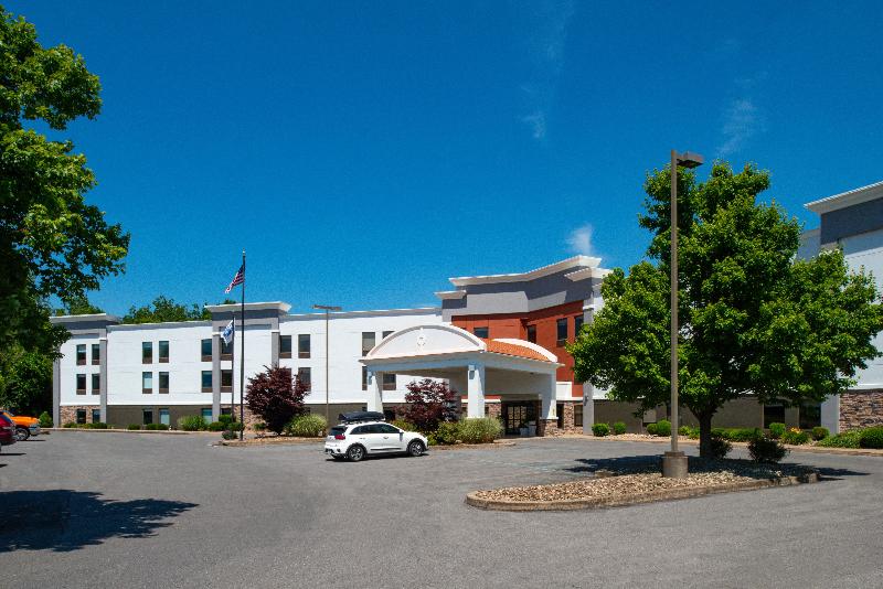 Holiday Inn Express Lewisburg/New Columbia image