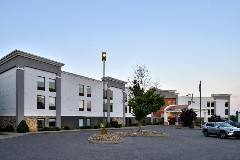 Holiday Inn Express Lewisburg/New Columbia image