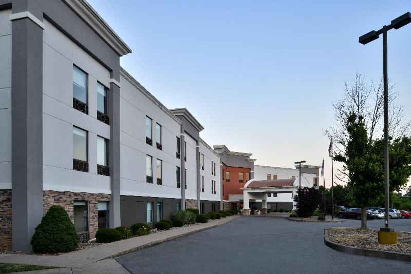 Holiday Inn Express Lewisburg/New Columbia image