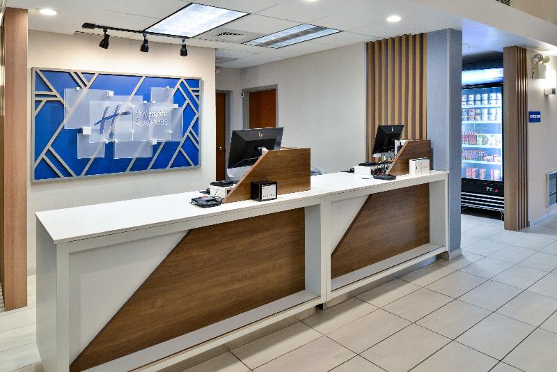 Holiday Inn Express Lewisburg/New Columbia image