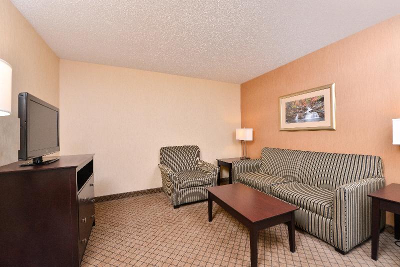 Holiday Inn Express Lewisburg/New Columbia