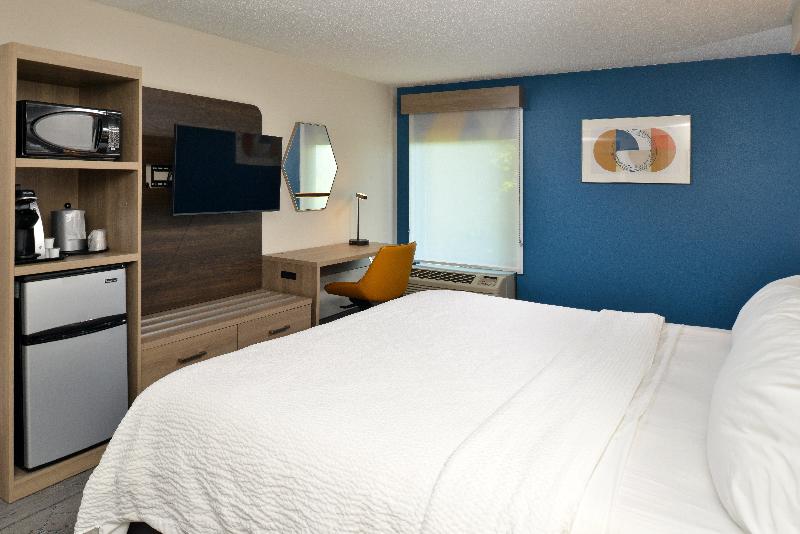 Holiday Inn Express Lewisburg/New Columbia image