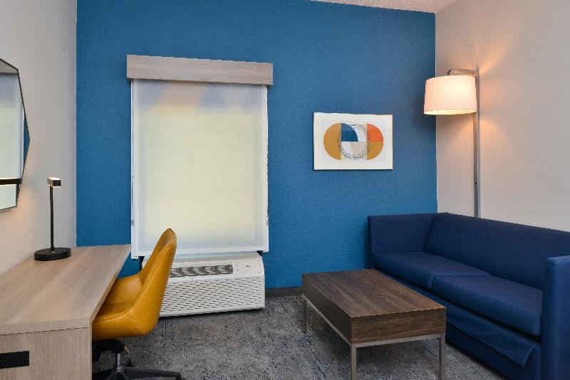Holiday Inn Express Lewisburg/New Columbia image