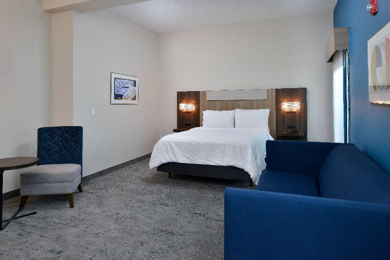 Holiday Inn Express Lewisburg/New Columbia image