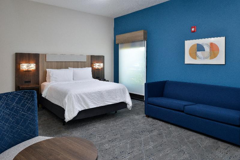Holiday Inn Express Lewisburg/New Columbia image