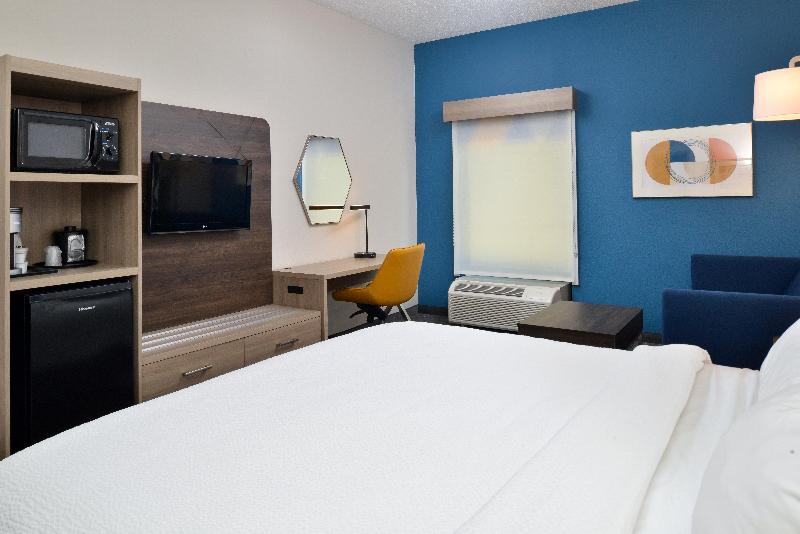 Holiday Inn Express Lewisburg/New Columbia image