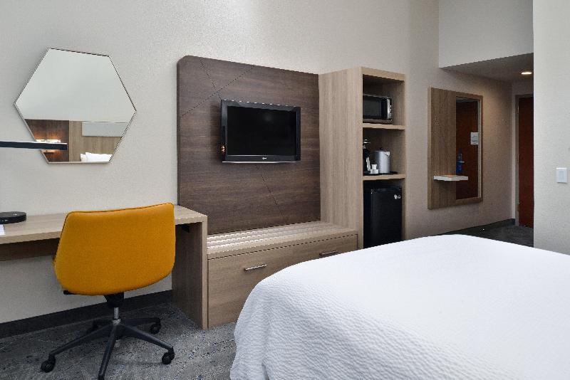 Holiday Inn Express Lewisburg/New Columbia image