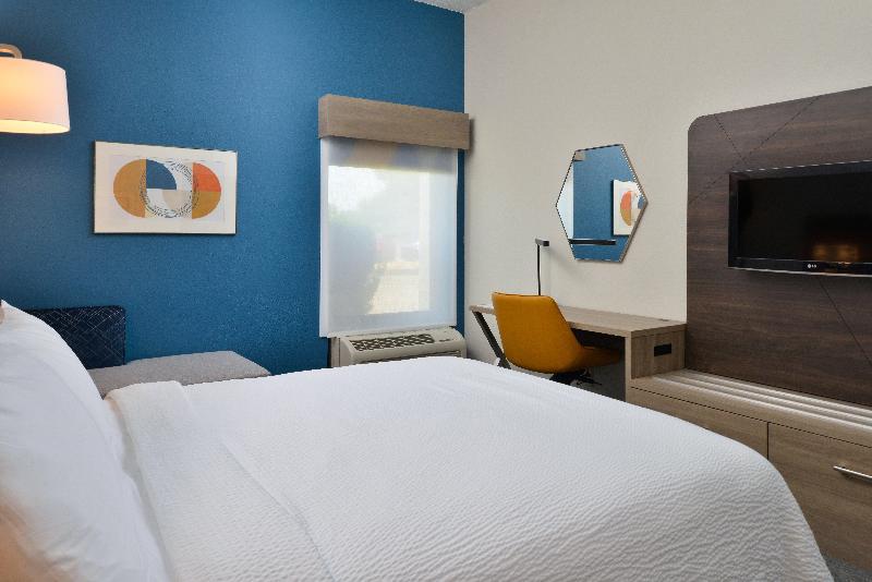 Holiday Inn Express Lewisburg/New Columbia image