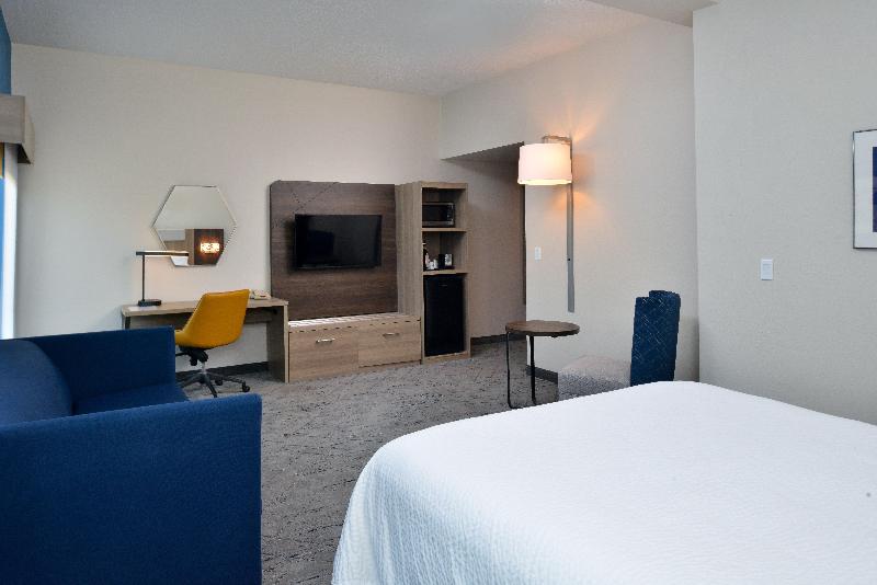 Holiday Inn Express Lewisburg/New Columbia image