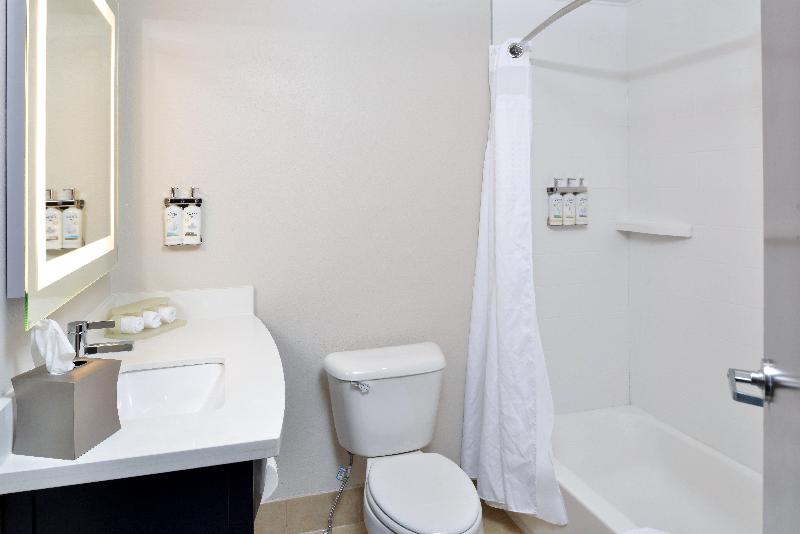 Holiday Inn Express Lewisburg/New Columbia image