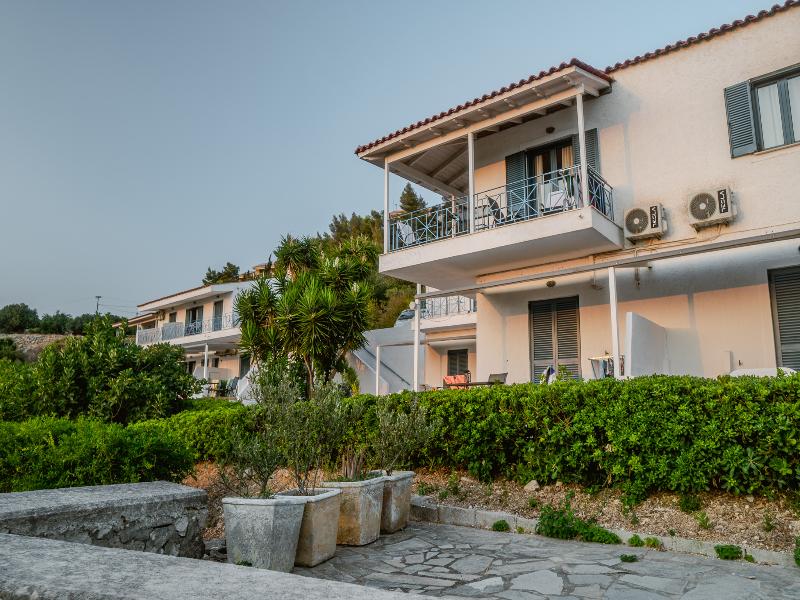 Metaxatos Apartments image