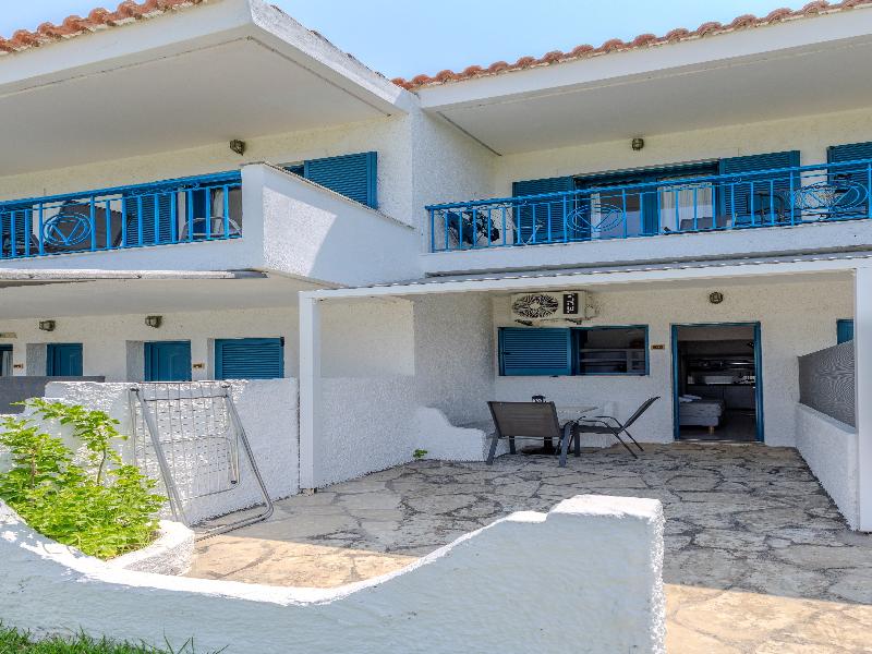Metaxatos Apartments image