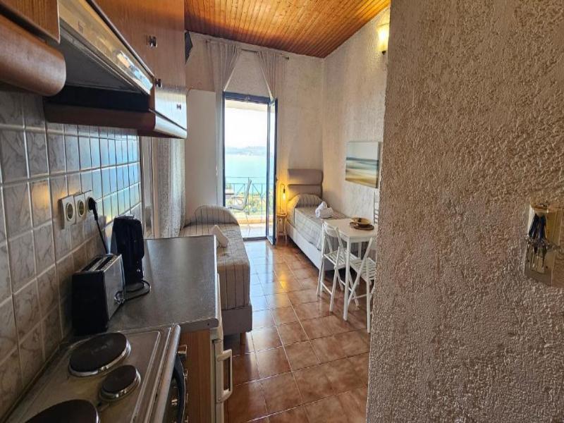 Metaxatos Apartments image