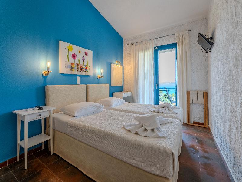 Metaxatos Apartments image