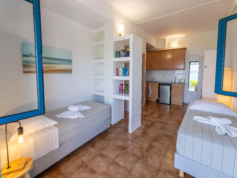Metaxatos Apartments image