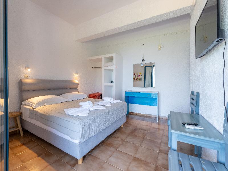 Metaxatos Apartments image