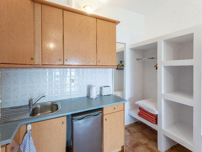 Metaxatos Apartments image