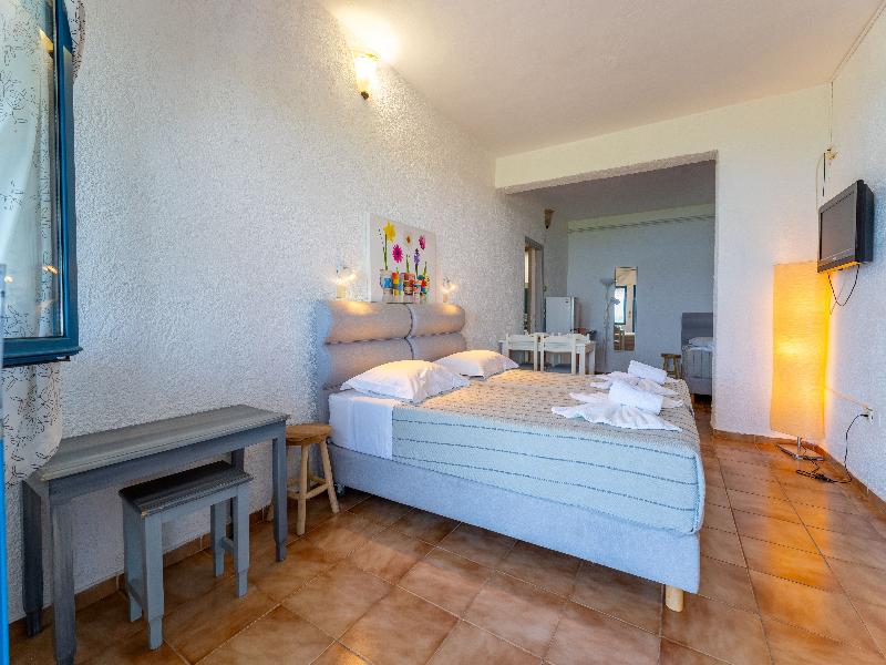 Metaxatos Apartments image
