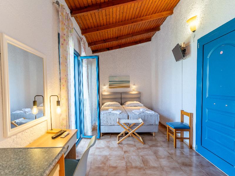Metaxatos Apartments image