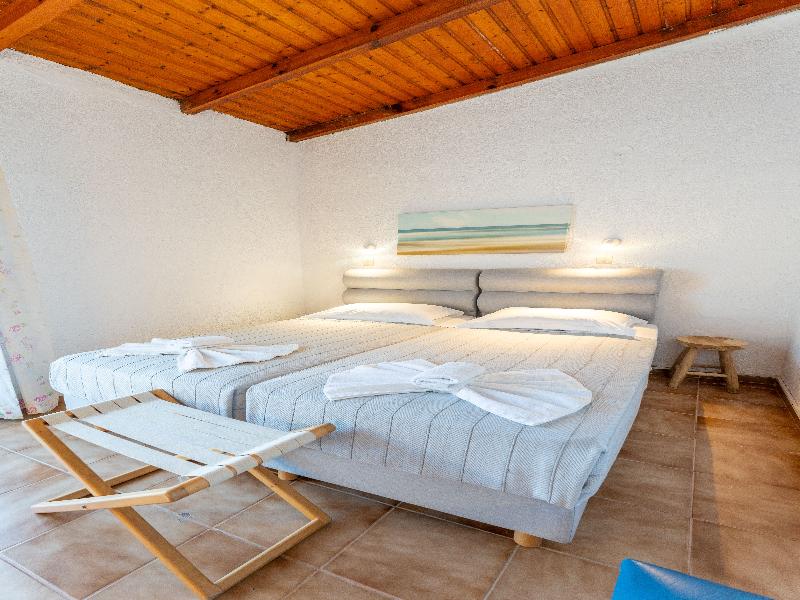 Metaxatos Apartments image