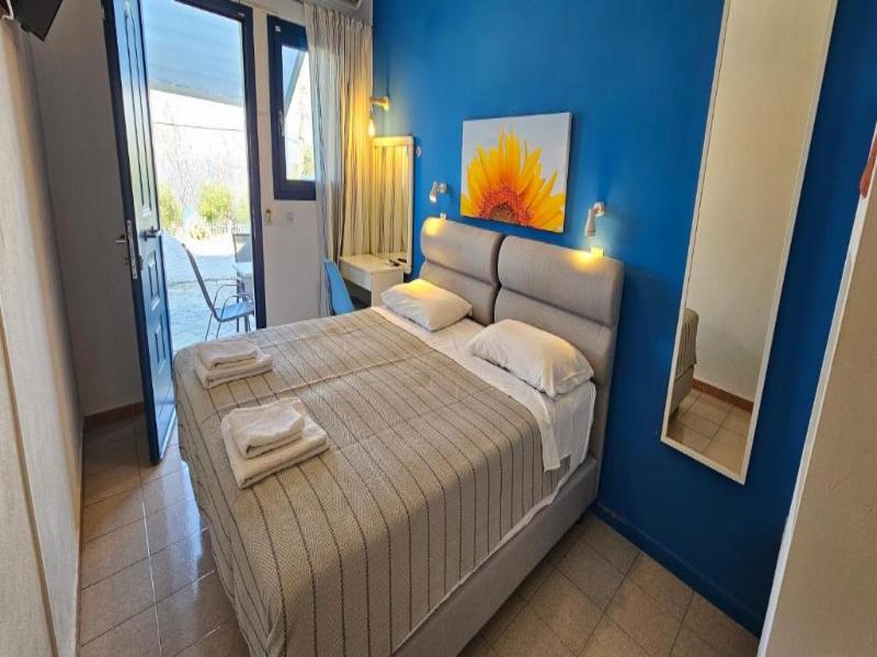 Metaxatos Apartments image