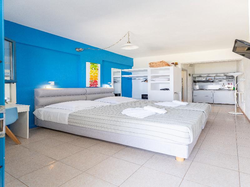 Metaxatos Apartments image