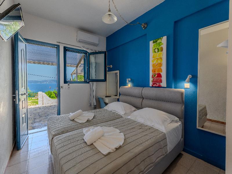 Metaxatos Apartments image