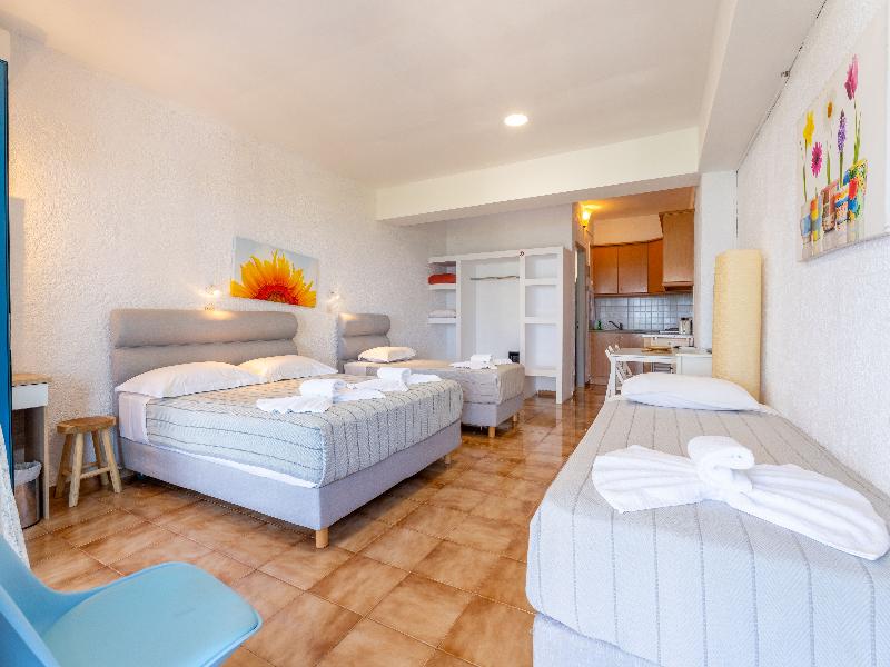 Metaxatos Apartments image