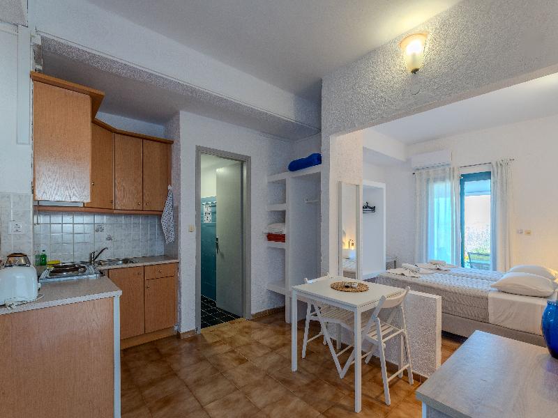 Metaxatos Apartments image