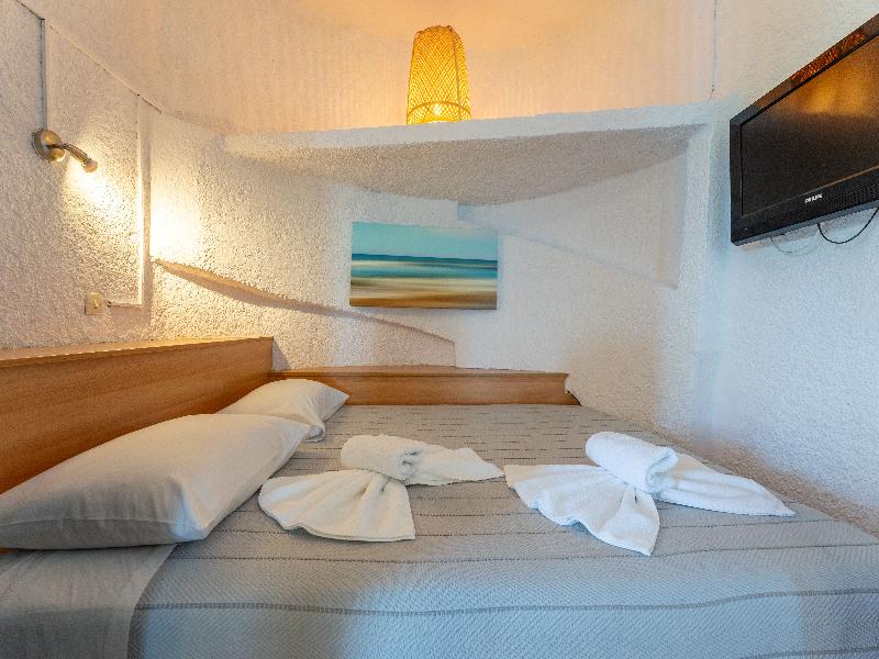 Metaxatos Apartments image