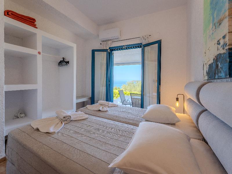 Metaxatos Apartments image