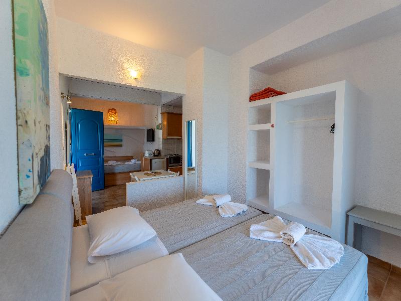 Metaxatos Apartments image
