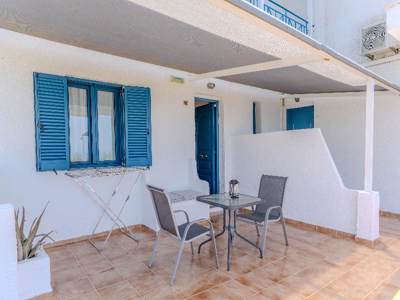 Metaxatos Apartments image
