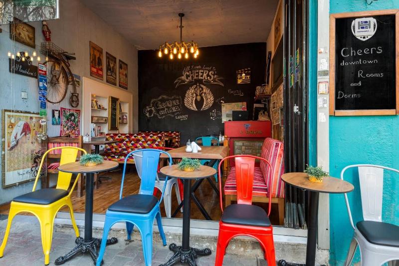 Cheers Midtown Hostel image