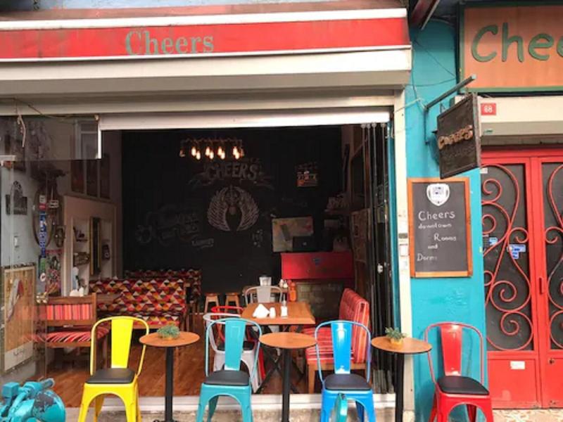 Cheers Midtown Hostel image