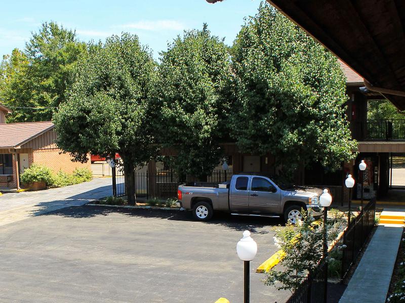 Charles Wesley Motor Lodge Broken Bow image
