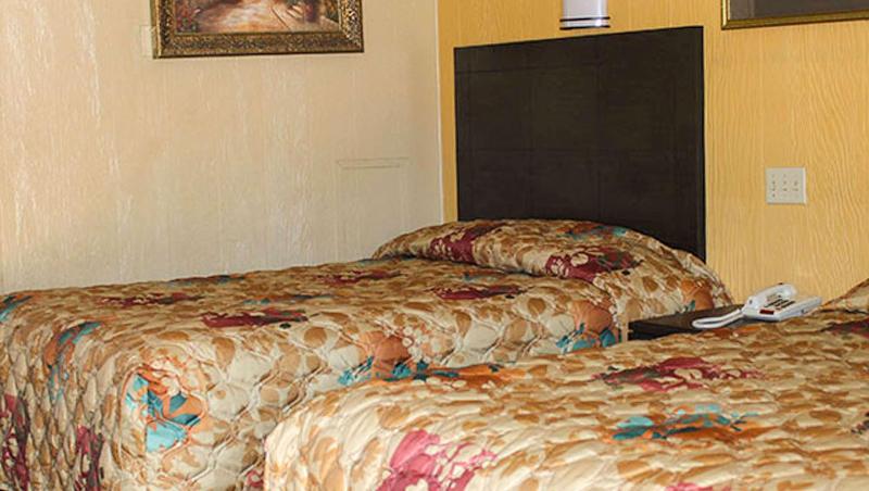 Charles Wesley Motor Lodge Broken Bow image