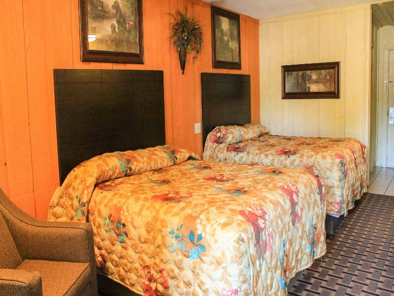 Charles Wesley Motor Lodge Broken Bow image
