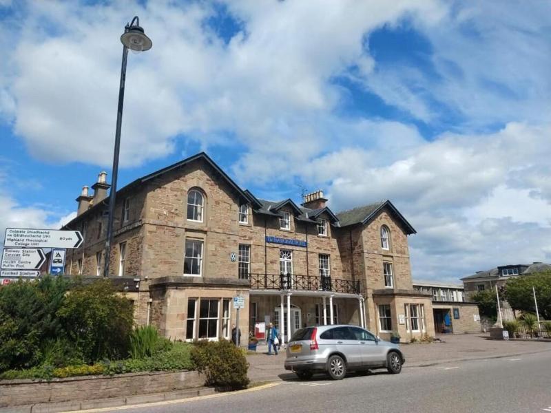 National Hotel image