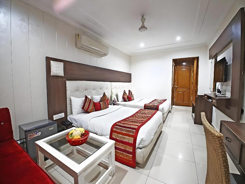 Diamond Plaza Hotel image