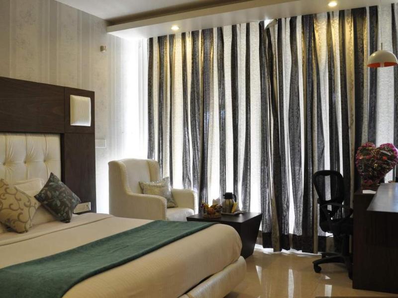 Diamond Plaza Hotel image