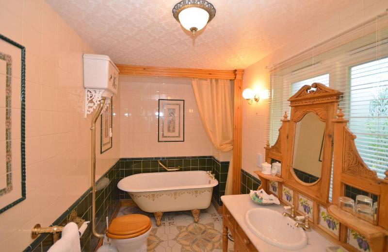Koala Cottage image