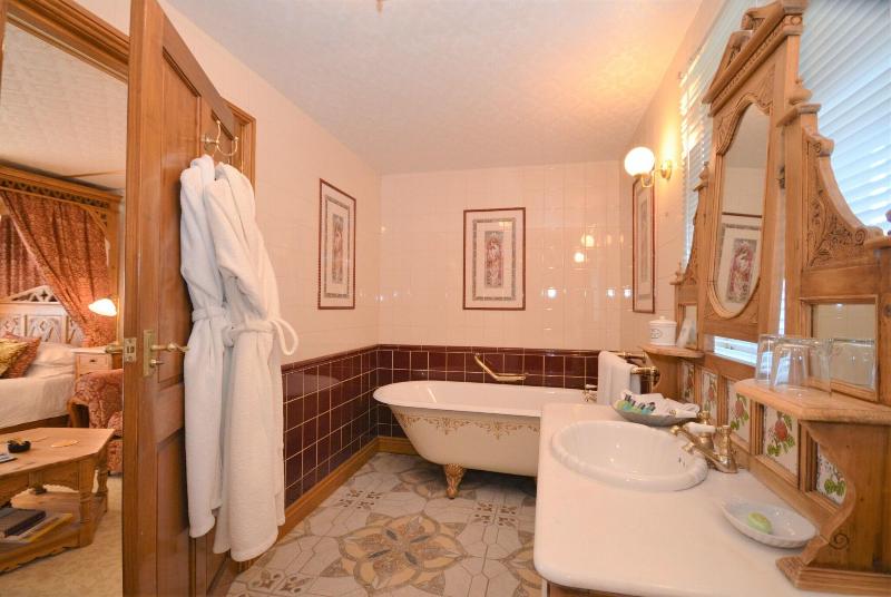 Koala Cottage image