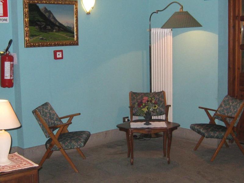 Villa Plinia image