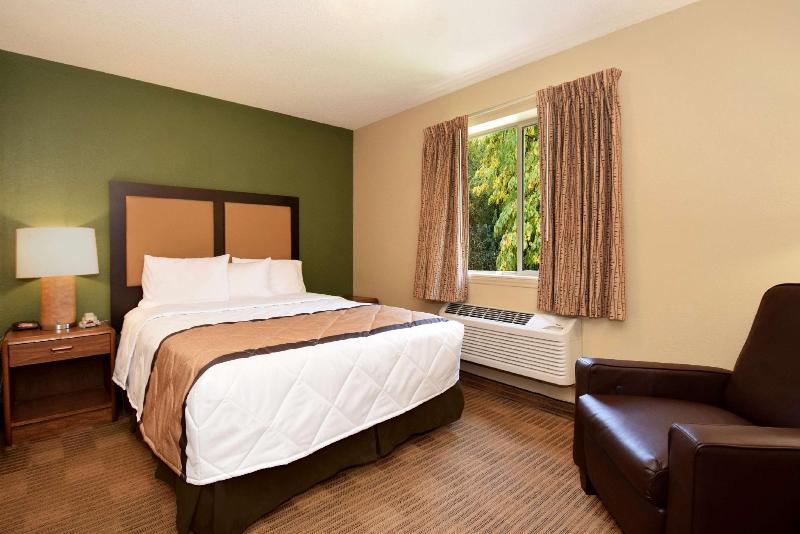 Extended Stay America - Indianapolis - North - Car