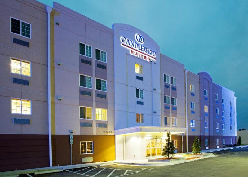 Candlewood Suites Jacksonville image