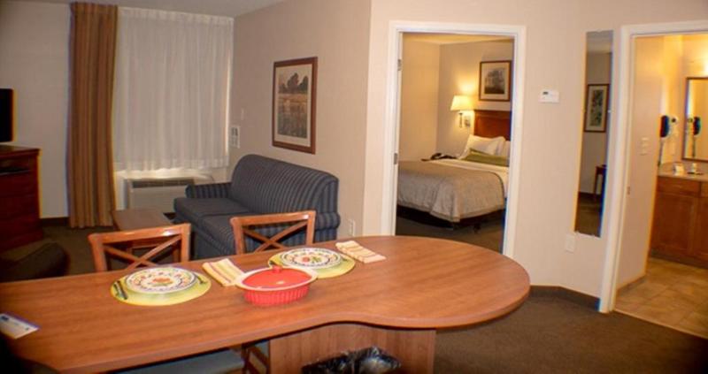 Candlewood Suites Jacksonville image