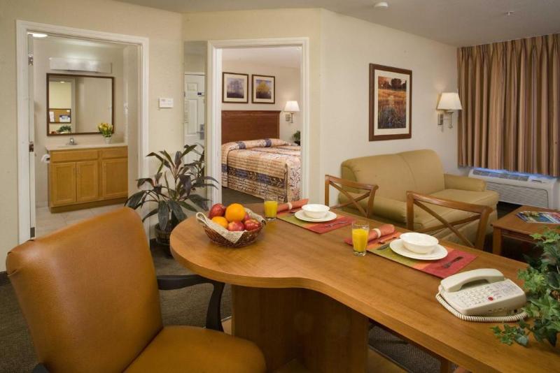 Candlewood Suites Jacksonville image