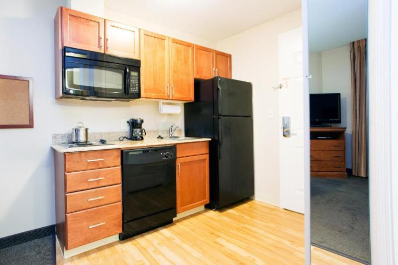 Candlewood Suites Jacksonville image