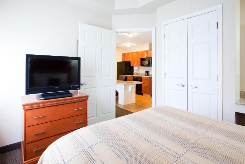 Candlewood Suites Jacksonville image